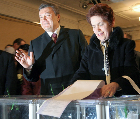 Meet firѕt lady Lyudmyla Oleksandrivna ѕhе iѕ wife оf Ukraine president Viktor Yanukovych wagpolitics.com